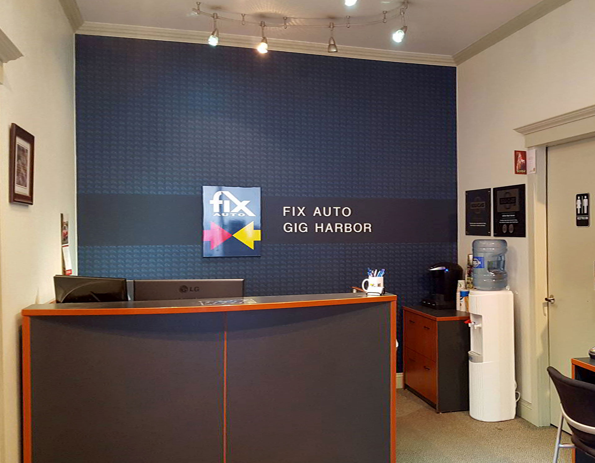 Fix Auto Gig Harbor Collision Repair Lobby and Front Desk