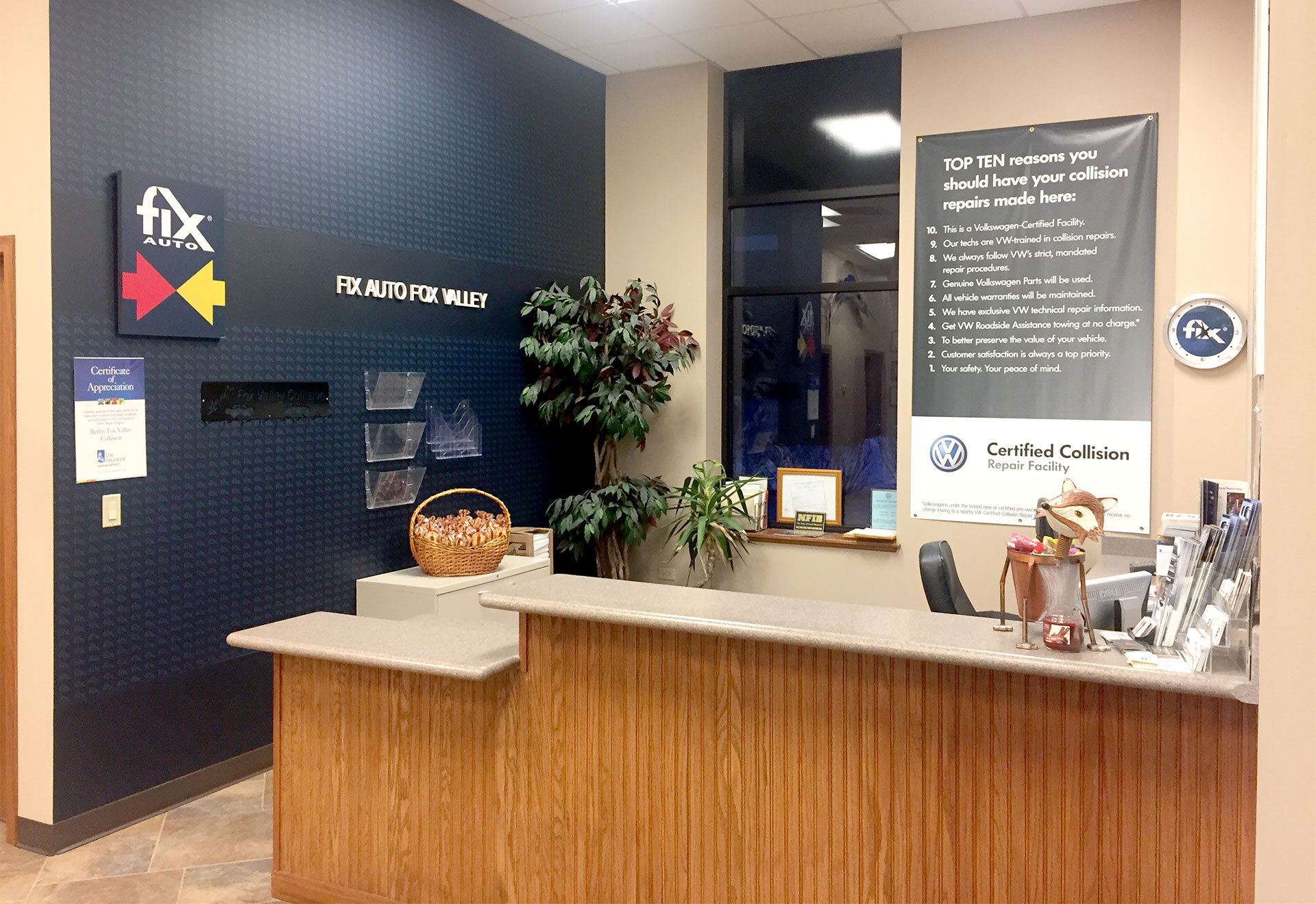 Fix Auto fox Valley Collision Repair Lobby and Front Desk