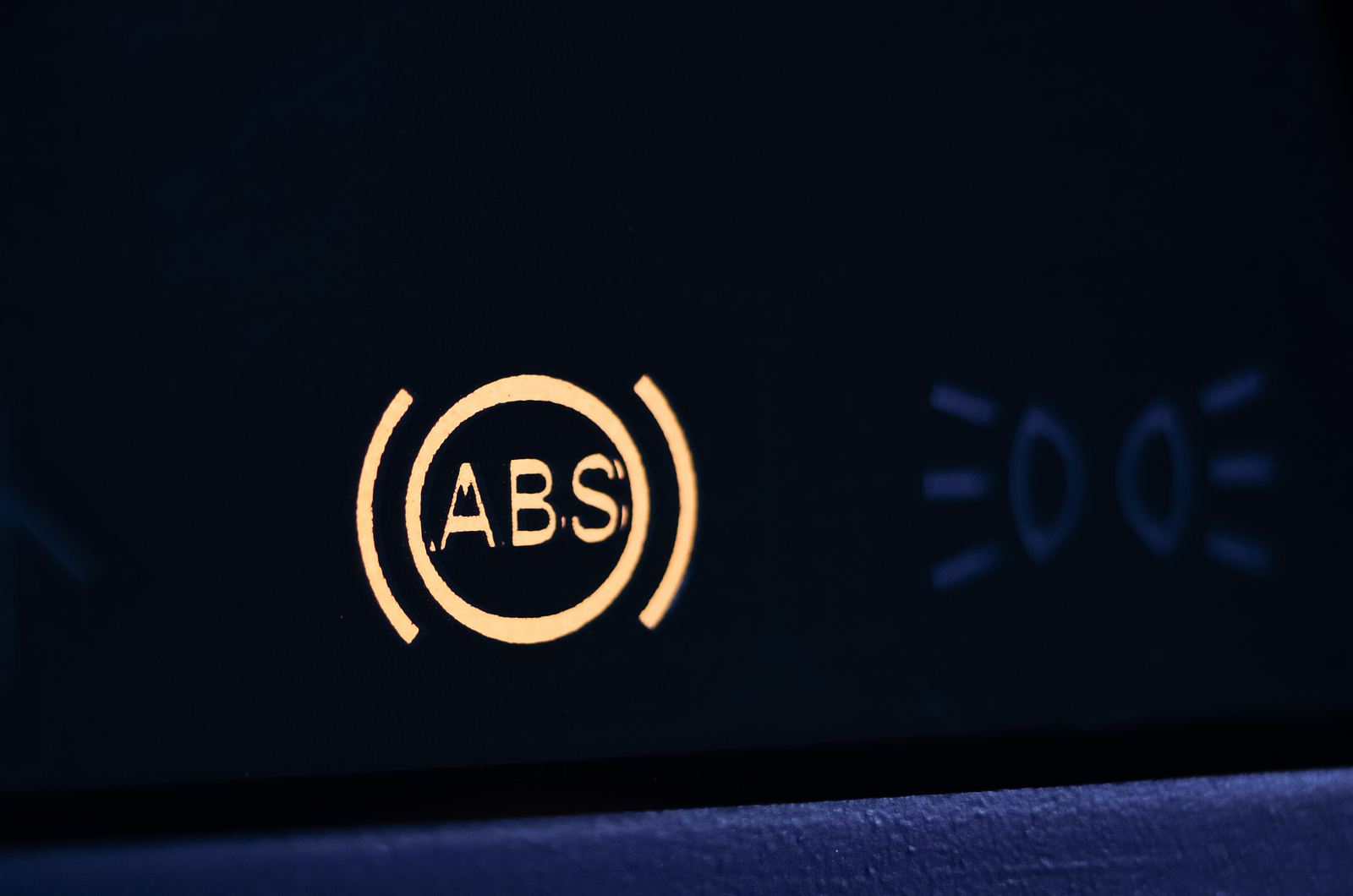 Is It Safe To Drive With The Abs Light On - Fix Auto Usa