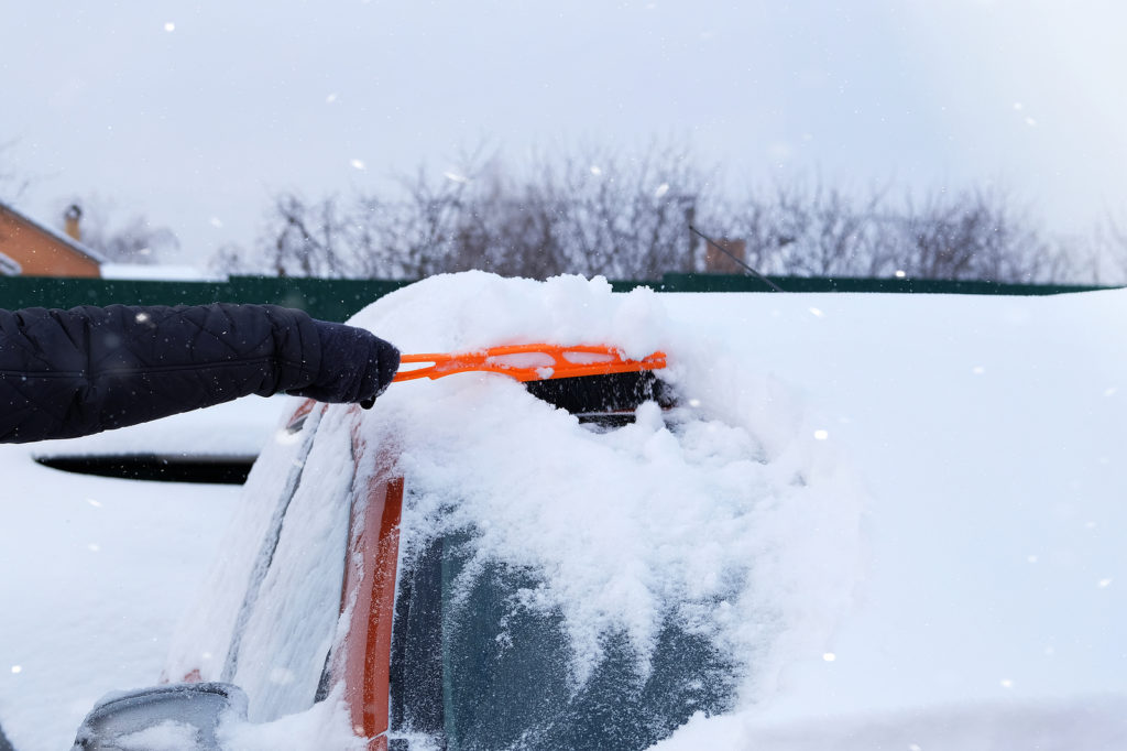Best Way to Clean Snow Off Your Car A StepbyStep Guide Fix Auto USA